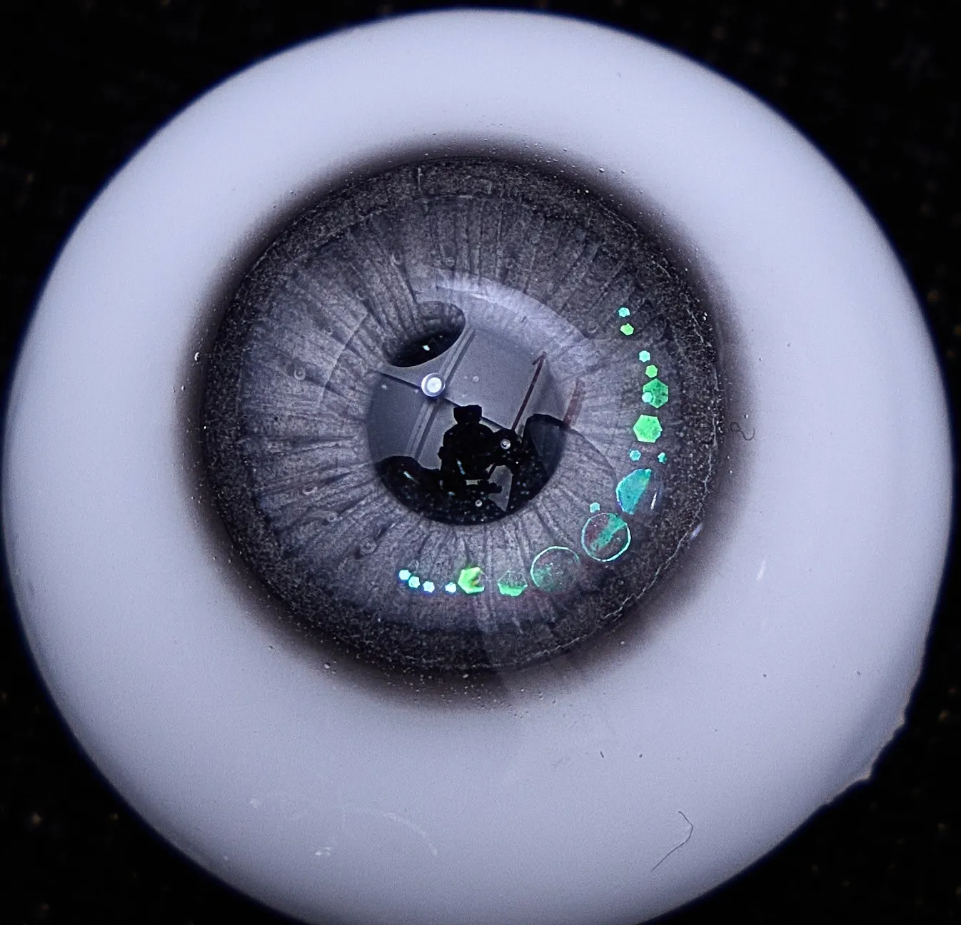 Eye colour 5 — charcoal grey