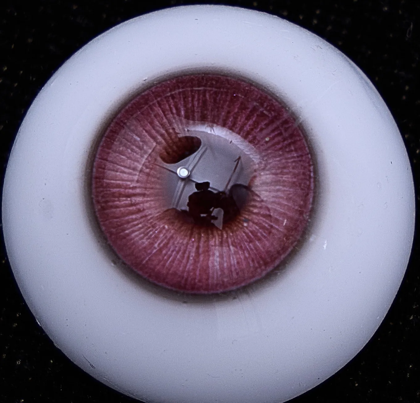 Eye colour 13 — rose pink
