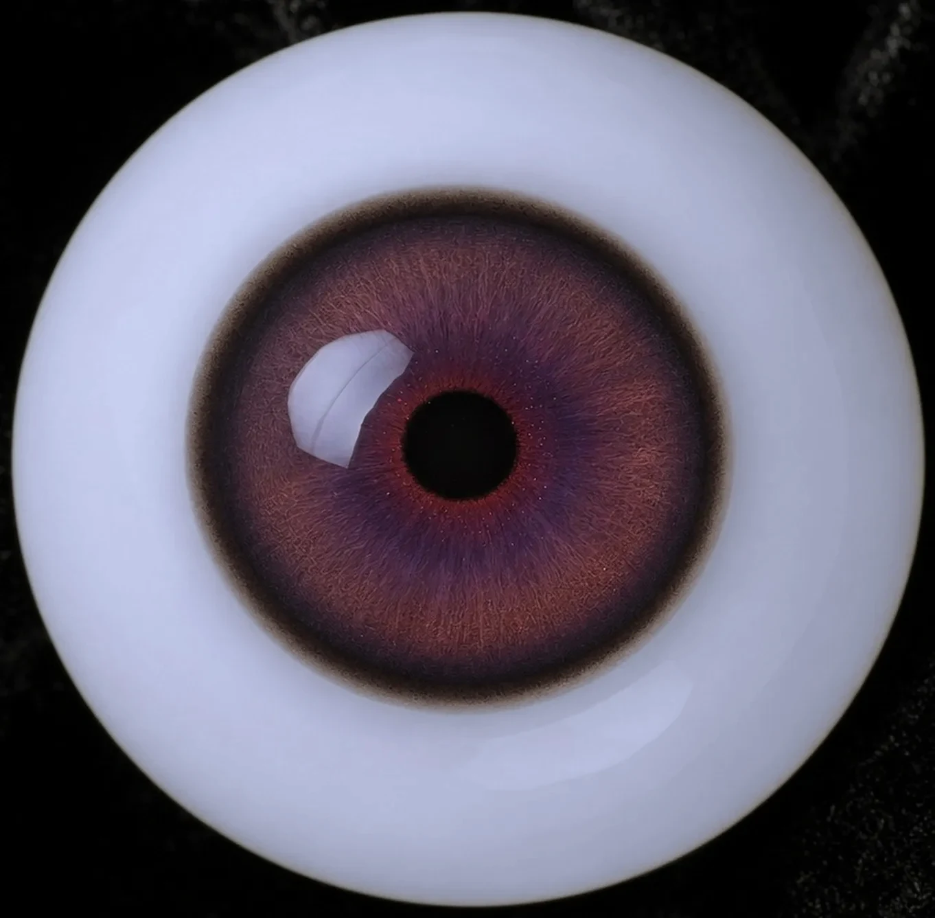 Eye colour 25 — plum purple